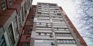 66-річний мешканець Тернополя випав з вікна власного помешкання