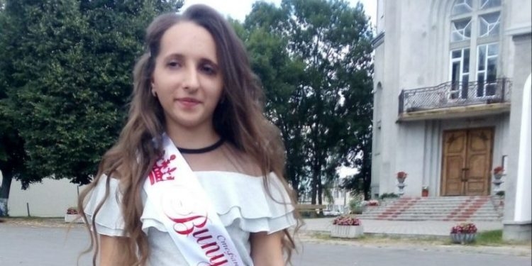 На Тернопільщині живе дівчина-дюймовочка з рідкісним синдромом Рассела-Сільвера