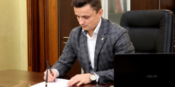 Михайло Головко підписав звернення до президента щодо повернення звання Героя України Бандері та Шухевичу