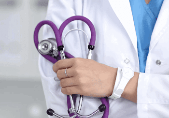 Ринок праці: на Тернопільщині є ваканції медичних працівників у закладах освіти