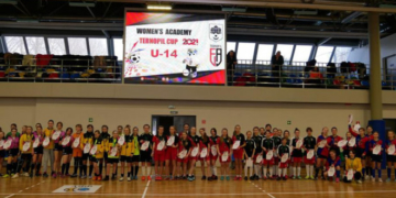 У Тернополі дівчата грали футзал на “WOMENS ACADEMY TERNOPIL CUP-2021