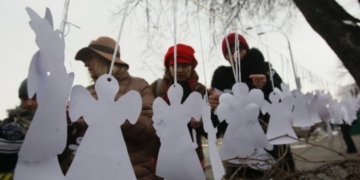 У Тернополі біля пам’ятника Небесній сотні відбулася тиха акція “Ангели пам’яті”