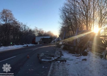 ДТП на Тернопільщині: біля села Кам’янки Підволочиського району зіткнулися вантажівки марки Volvo та Iveco