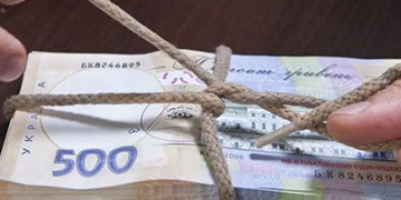 Не пройшло: у Тернополі затримали чоловіка, який хотів відкупитися від відповідальності