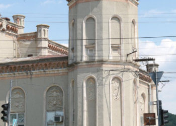 Хасидська синагога в Чорткові: святиня, що занепадає духом