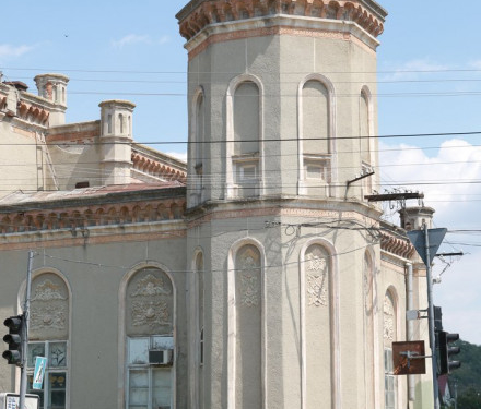 Хасидська синагога в Чорткові: святиня, що занепадає духом