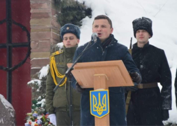 Михайло Головко вшанував пам’ять Героїв Крут у Києві та на Чернігівщині