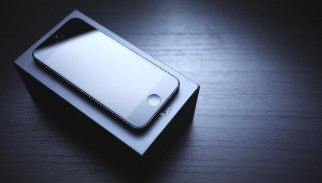 Нові шахрайські схеми: у тернополянки виманили телефон, а віддали макет