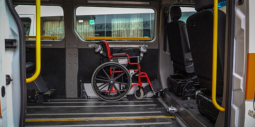 Соціальне таксі та супровід: у Тернополі працює додаткова соціальна послуга