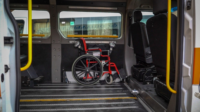 Соціальне таксі та супровід: у Тернополі працює додаткова соціальна послуга