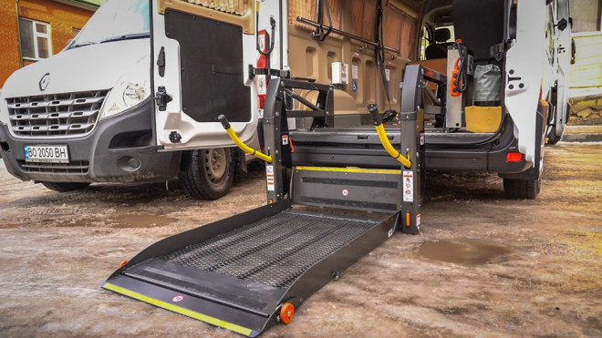 У Тернополі працює диспетчерський пункт «Соціального таксі»