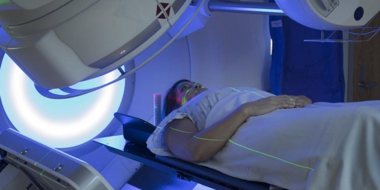 На Тернопільщині зможуть проводити променеву терапію онкохворим вдвічі швидше