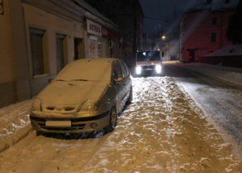 У Тернополі забирають на штрафмайданчик авто, які порушують правила паркування