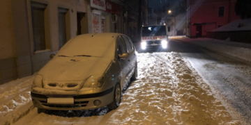 У Тернополі забирають на штрафмайданчик авто, які порушують правила паркування