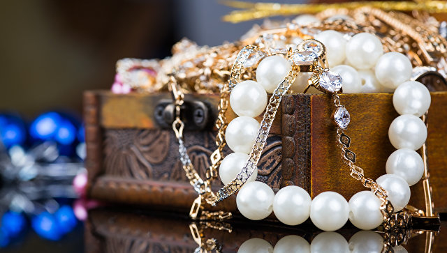 Ремонт ціною ювелірних виробів: на Тернопільщині юнаки обікрали жінку