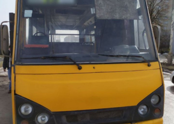 Тернопільські патрульні виявили громадянина, який перевозив пасажирів маршрутним таксі з підробленим посвідченням водія