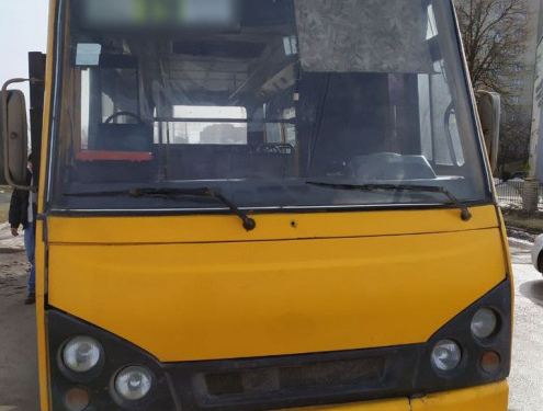 Тернопільські патрульні виявили громадянина, який перевозив пасажирів маршрутним таксі з підробленим посвідченням водія