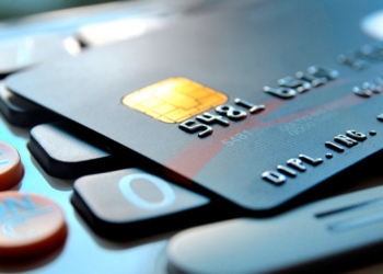 Тернополянин хотів допомогти другові, а як наслідок переказав кошти аферистові