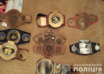 На Тернопільщині затримали злочинне угруповання, організатором якого є чемпіон світу з кікбоксингу (Відео)