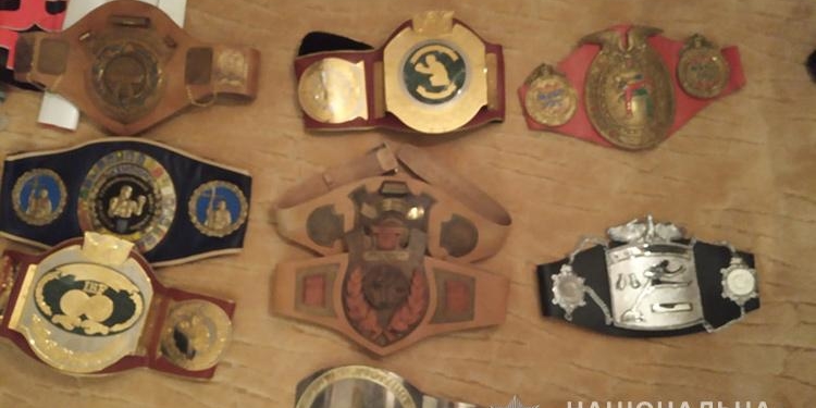 На Тернопільщині затримали злочинне угруповання, організатором якого є чемпіон світу з кікбоксингу (Відео)