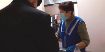 Підтримка населення: у Тернополі продовжує працювати благодійна їдальня