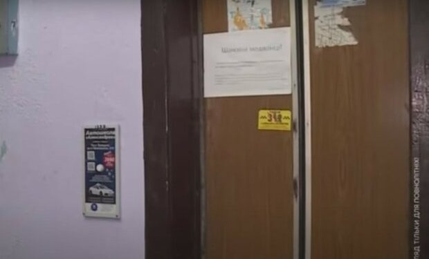 У Тернополі жителі багатоповерхівки замурували ліфт (Відео)