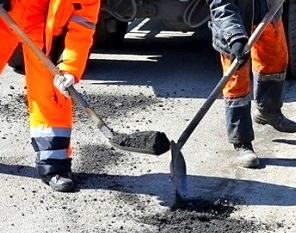 У Тернополі розпочали ямковий ремонт доріг