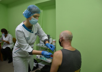 У Тернополі розпочали вакцинацію викладачів університету