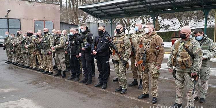 На схід відбув зведений загін поліцейських Тернопільщини