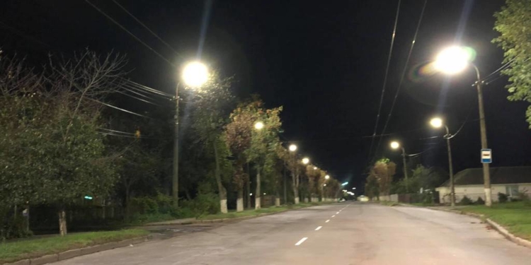 На вулицях Тернополя встановлять сучасне енергоефективне LED-освітлення