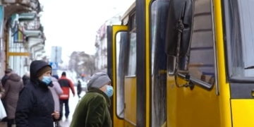 У Тернополі правоохоронці продовжують перевіряти громадський транспорт