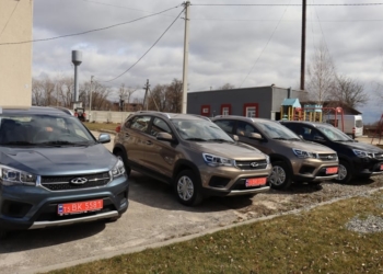 На Тернопільщині громада придбала автомобілі для старост округів