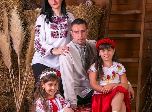 Сімейний Великдень: студія «Дзеркало» запрошує на святкову фотосесію до Великодня