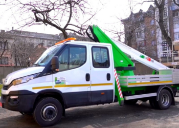 У Тернополі придбали сучасну автовишку