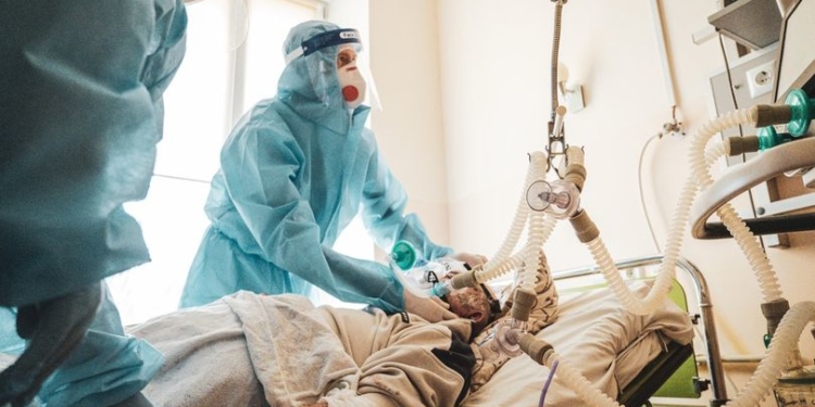 У Тернополі продовжують страхувати медичних працівників