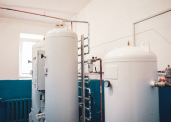 Боротьба з ковідом триває: тернопільські лікарні оснащені автономними джерелами кисню