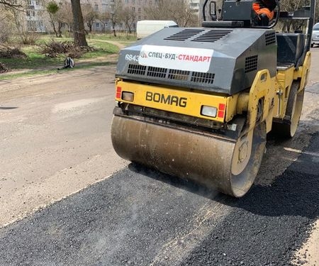 на Тернопільщині тривають ремонти доріг: які ділянки ремонтують?