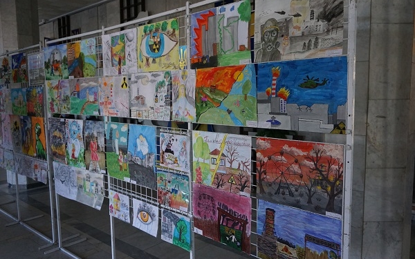 «Чорнобиль – очима дітей»: у Тернополі запрацювала дитяча виставка