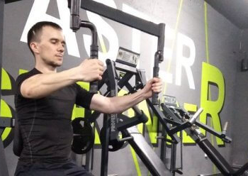 Доброволець з Тернопільщини після поранення займається рукоборством