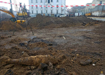 Небезпечні подарунки: у Тернополі знайшли мінометну міну