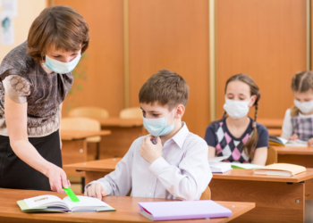 Від завтра у Тернополі відновлюють навчання для учнів молодших класів: як навчатимуться старшокласники?