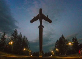 До сьогодні триватиме опитування щодо подальшої долі літака в Тернополі