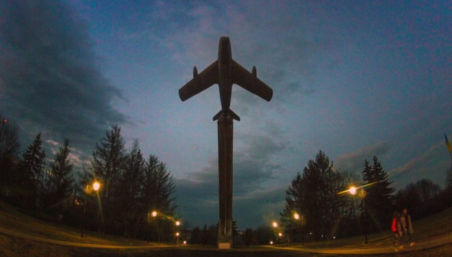 До сьогодні триватиме опитування щодо подальшої долі літака в Тернополі