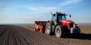 У «Контінентал Фармерз Груп» триває посадка картоплі