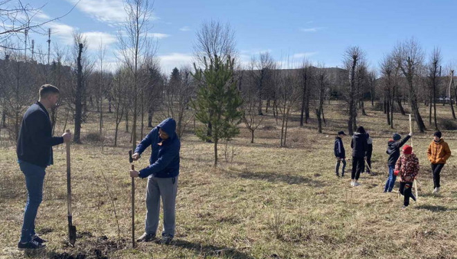 На Тернопільщині священники “посадили дерева миру”