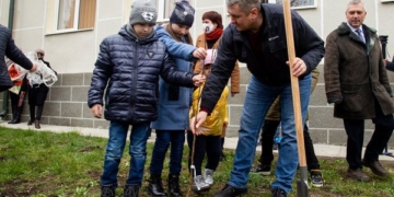 На Тернопільщині висадили саджанці Лесиної груші