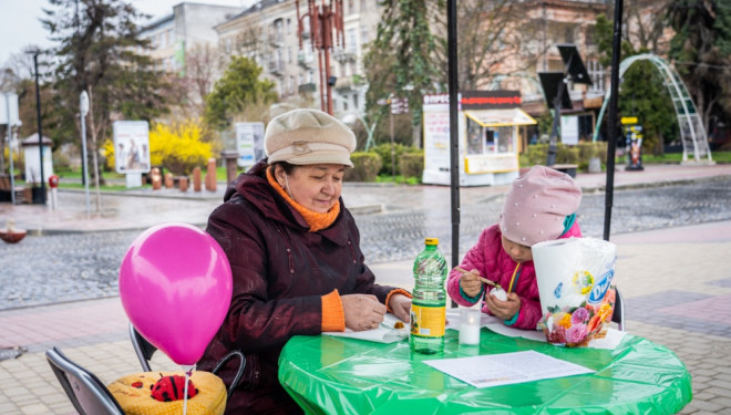 Сергій Надал: “Дякую маленьким тернополянам, які прийшли у нашу школу писанкарства на Театральний майдан”