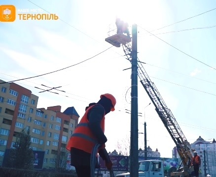 У Тернополі замінили вуличні ліхтарі
