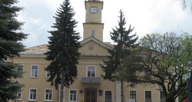 В Теребовлі на Тернопільщині відреставрували ратушу та створили оглядовий майданчик