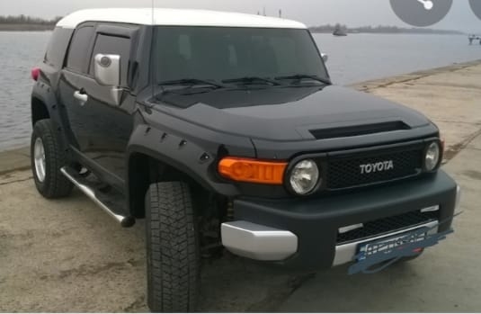 У Тернополі жінка розшукує водія, який скоїв ДТП та втік